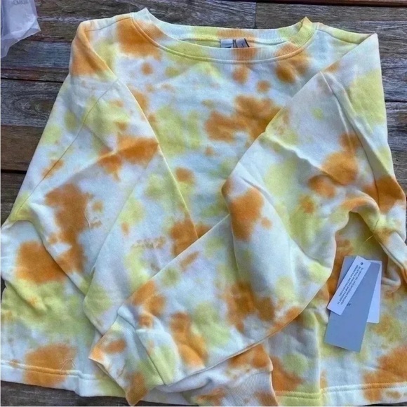 Zella cropped sweatshirt Tie-dyed Yellow New With Tags size Medium - Picture 5 of 6